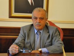 Valilik, Çiftçilerin Saplarını Parçalamak İçin Makine Aldı