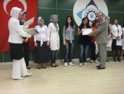 'Kadının Bilgiye Entegrasyonu Kursu'nu Tamamlayanlara Sertifika