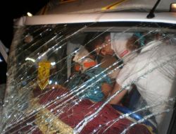 Bekleyen Kamyonete Arkadan Çarptı