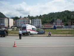 Ambulans İle Otomobil Çarpıştı: 5 Yaralı