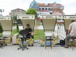 Zabıtadan, Ayakkabı Boyacılarına Gölgeli Oturak