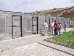 Engelliler Hobi Bahçelerinde Doğal Ortamda Rehabilite Ediliyor