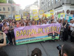 Şarkıcı Aynur Doğan İçin Müzikal Yürüyüş