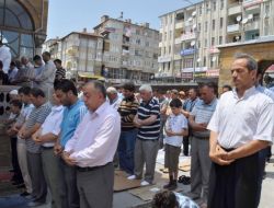 Yozgat Şehit Aileleri Derneği'nden 'Teröre Lanet' Yürüyüşü