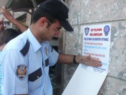 Alaplı Emniyeti Vatandaşı Dolandırıcılara Karşı Afişlerle Uyardı