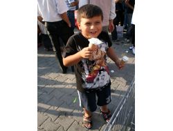 3,5 Ton Dondurma Elektrikli Testereyle Kesilerek İkram Edildi