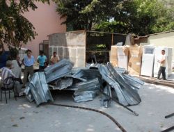 Sabah Geldiğinde İşyeri Deposunu Yıkılmış Buldu