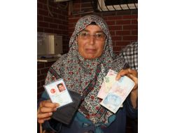 Yaşlı Kadın Otobüste Bulduğu Cüzdanı Polise Teslim Etti