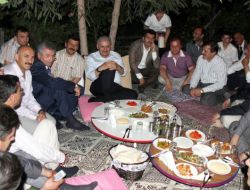 Bakan Yıldırım Üzümlü’de Yorgunluk Attı