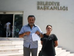 Başkana Kızan Seyyar Satıcı Belediye Önünde Eylem Yaptı