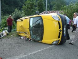 VAKFIKEBİR'DE KAZA: 7 YARALI