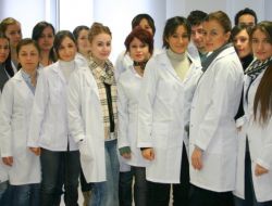 İzmir Üniversitesi Hemşirelik Mezunlarına İstihdam Garantisi