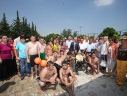 Engelliler De Yüzme Öğreniyor