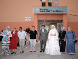 Okul Bahçeleri Yazın Düğünlerle Şenleniyor