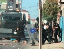 Yıkım Ekiplerine  'arı'lı  Direniş!