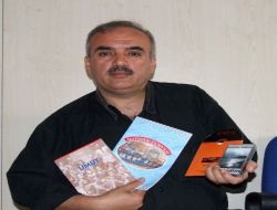 Örnek Öğretmen, Yazdığı Kitapların Ardından Şiir Ve Özgün Müzik Kasedini De Sanal Ortama Taşıdı