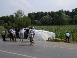 Sakarya'da Trafik Kazası: 19 Yaralı