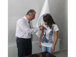 Başkan Nehir Başarılı Öğrenciyi Ödüllendirdi