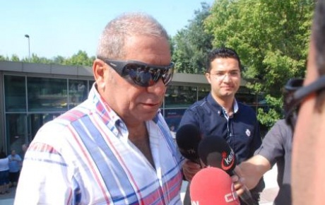 Gözlüğü espri konusu oldu!