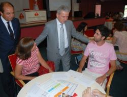 Demirtaş: Üç Dil Bilen Öğrenciler Yetiştiriyoruz