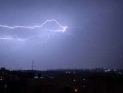 Ukrayna Semalarından Şimşek Yağdı