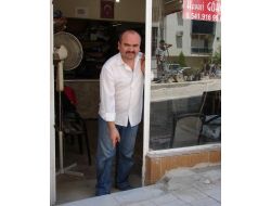 Düzeltilen Yolda Fazla Dolgu Kullanılınca Dükkanlar Aşağıda Kaldı