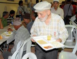 Balıkesir Belediyesi Her Gün 3 Bin Kişiye İftar Yaptıracak