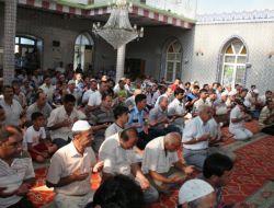 Eller Semaya Şehit Polisler İçin Kalktı!