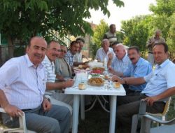 Sarıkaya Şair Ve Yazarlar Derneği Üyeleri Yemekte Buluştu