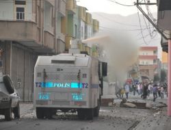 Silopi’deki Olaylarda 8 Yaşındaki Bir Kız Çocuğu Yaralandı