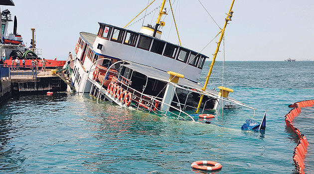 İzmir'de yaşlı vapurlar SOS veriyor!