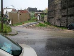 İzmir'de Her Yağmurda Evlerini Dere Suyu Basan Mahalle Sakinleri Çözüm İstiyor