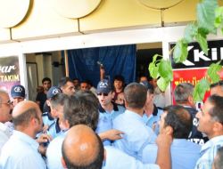 Van'da Yıkım Kavgası: 1 Zabıta Memuru Yaralandı