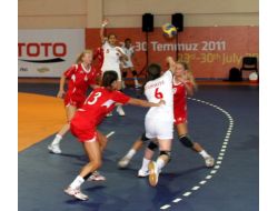 Bayanlar Hentbol Müsabakalarında Norveç, Türkiye’ Yi 30-27’ Yendi