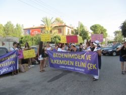 Kıbrıslı Türk Feministler: Camii Değil Sığınma Evi İstiyoruz