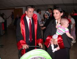 5 Aylık Bebekleriyle Kura Çekimine Katıldılar