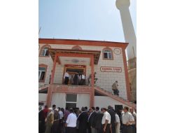 Kandil Camii'nde İlk Cuma Namazı Kılındı