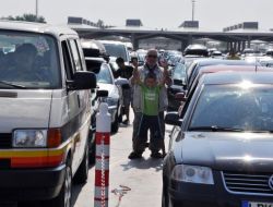 Gurbetçilerin Dönüşü Yolu Çile Dolu