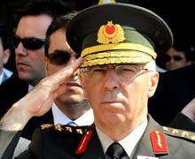 7 general için yakalama kararı