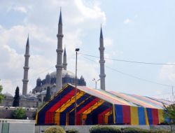 Selimiye Meydanı’nda 750 Kişilik İftar Çadırı Kuruldu