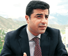 Demirtaş istifaları yorumladı!