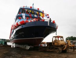 450 Kişi Kapasiteli Yüzen Lokanta Denize İndirildi