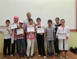 İngilizce Yaz Okuluna Katılan Öğrenciler Sertifikalarını Aldı