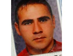 Aydınlatma Direğine Çarpan Otomobildeki 1 Kişi Öldü, 2 Kişi De Yaralandı