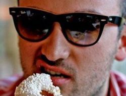 Bakan Tekneden Kurtarılan Türk Vatandaşı