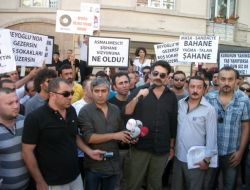 Sokakta Masa Sandalye Yasağını Belediye Önünde Protesto Ettiler
