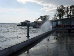 İstanbul'da  LODOS  Etkili Oluyor!