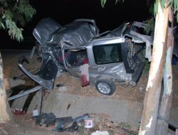 Piknik Dönüşü Feci Kaza; 2 Ölü