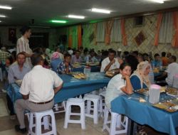 Nevşehirliler İlk İftarı Gül Bahçe'de Yaptı