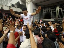 Tayland’da Kırmızı Gömlekliler’in Lideri Milletvekili Olunca Kefaletle Serbest